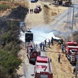 seyir halindeki tanker alev alev yandi kvFxUqtA