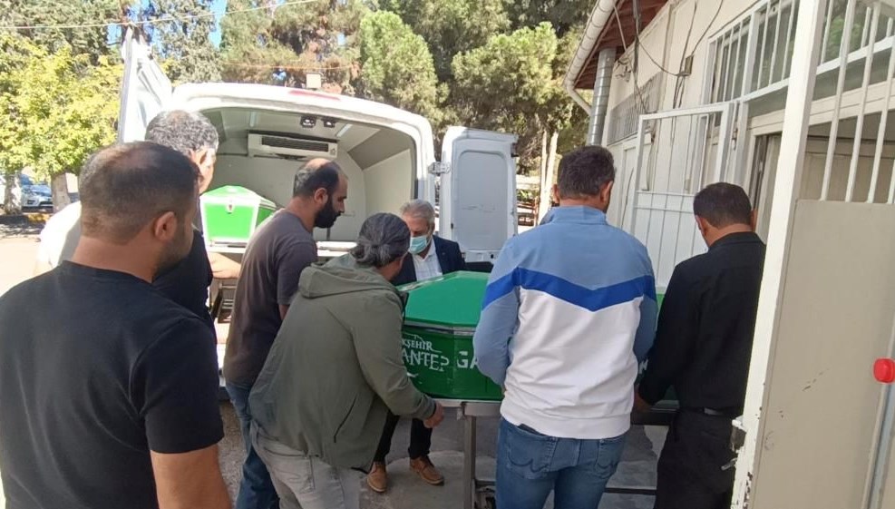 gaziantepte otomobil tira carpti iki kardes yasamini yitirdi hxWlFlIE