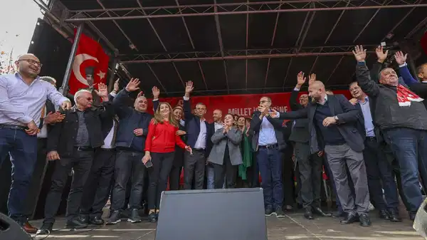 chpnin bruksel mitinginde avrupali sosyal demokrat liderlerden destek mesajlari demokrasiyi savunanlari savunun rClKWW6i.jpg