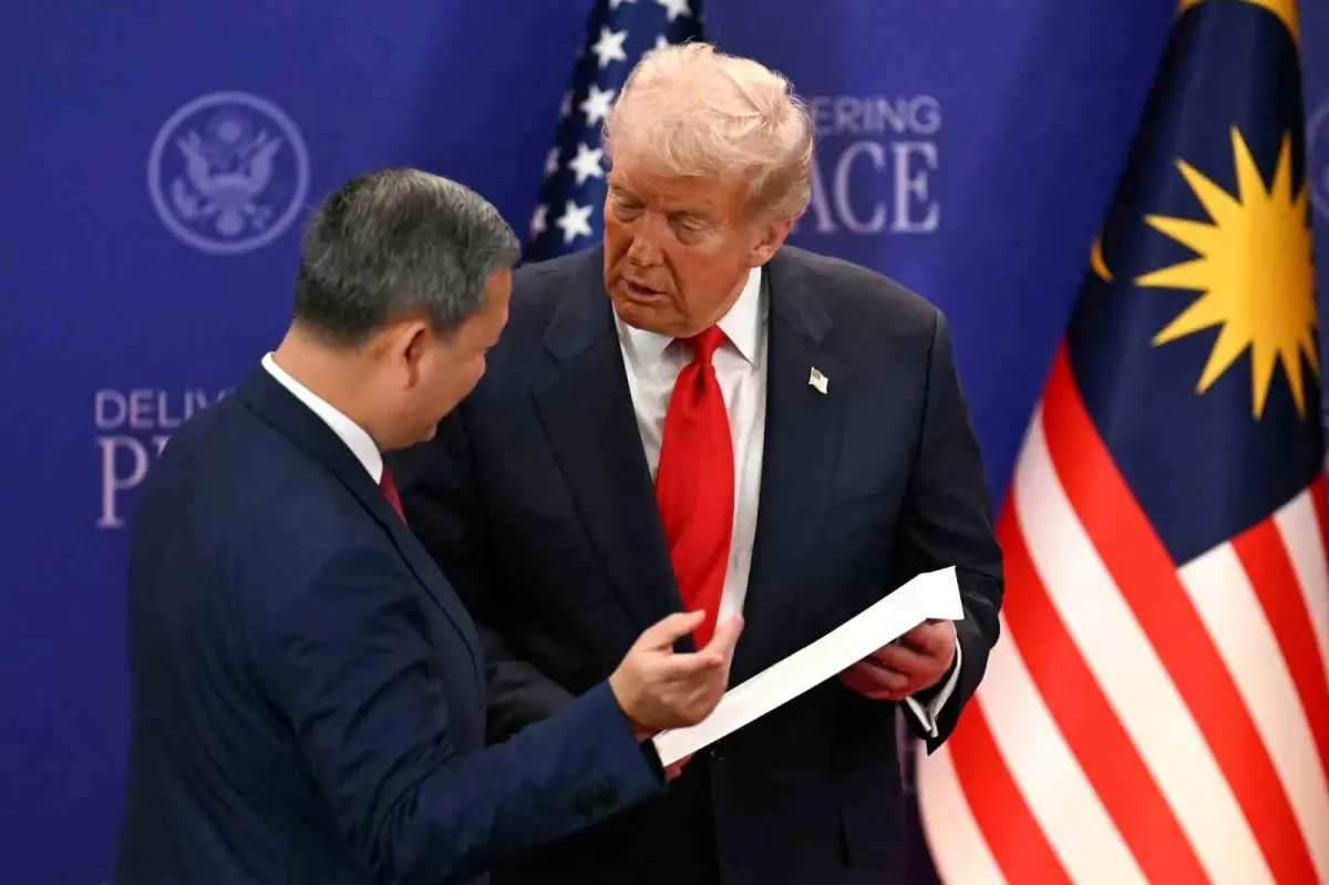 trump tayland ve kambocya arasinda baris anlasmasi imzaladi XtXPcnkS.jpg