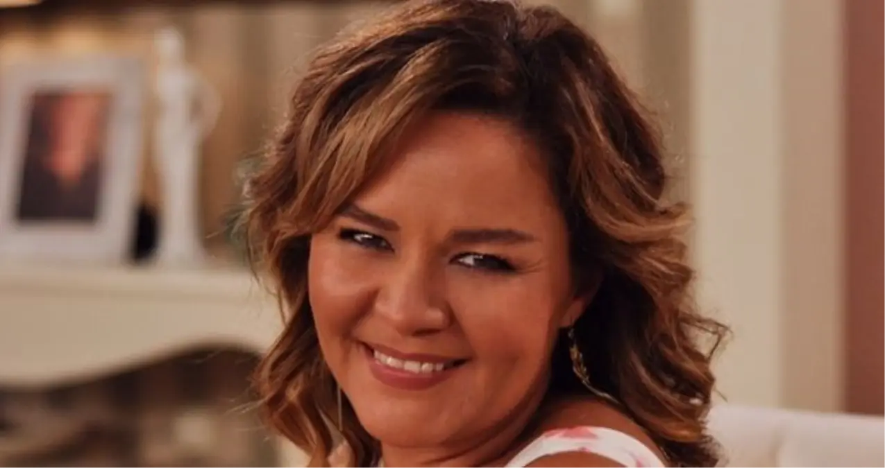 zeyno gunenc kimdir zeyno gunenc kac yasinda nereli kariyeri DaSMDlTd.jpg