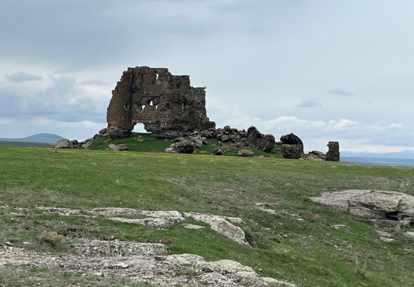 ermenistan-sinirinda-bin-yillik-yalnizlik-tarihi-kiz-kalesi-yok-olma-tehlikesiyle-karsi-karsiya-c4IWeEpe